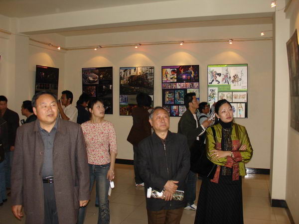 领导参观学生设计联展